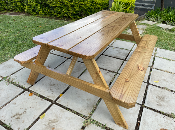 Timber Tailors 6 Seater Picnic Bench 2